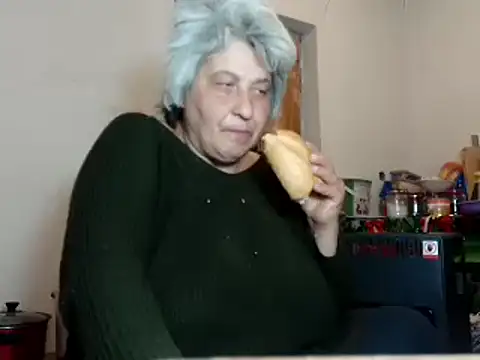 Snapshot of ExquisiteMature chatting on 03.17.25 ExquisiteMature online show from 03.17.25