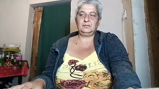 Snapshot of ExquisiteMature chatting on 09.27.25 ExquisiteMature online show from 09.27.25