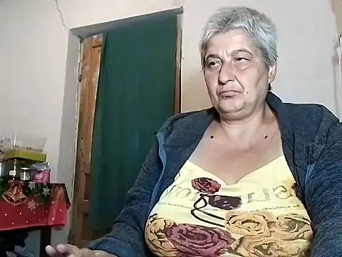 Snapshot of ExquisiteMature chatting on 09.28.25 ExquisiteMature online show from 09.28.25