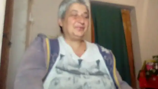 Snapshot of ExquisiteMature chatting on 10.14.25 ExquisiteMature online show from 10.14.25