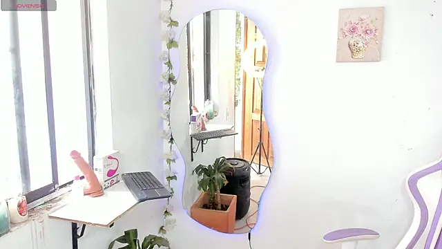 Snapshot of sofia_gold_ chatting on 05.27.26 sofia gold online show from 05.27.26