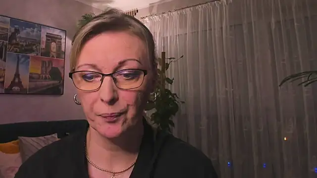 vanessa chat online show from 03.13.25