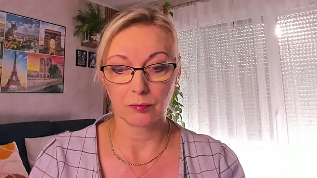 vanessa chat online show from 09.26.25