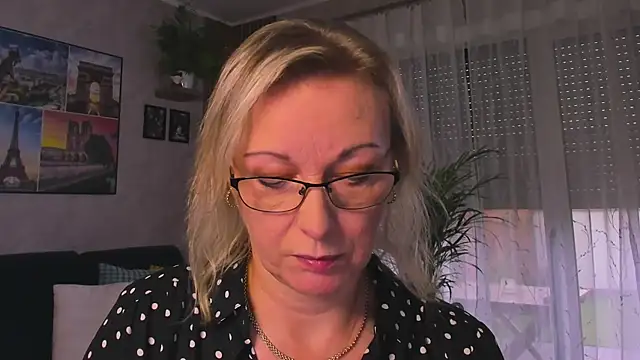 vanessa chat online show from 11.16.25