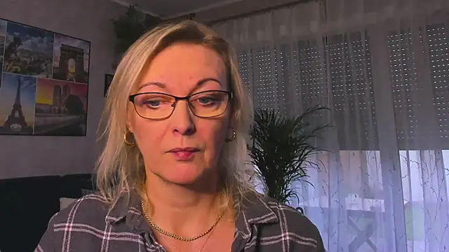 vanessa chat online show from 11.20.25