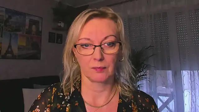 vanessa chat online show from 11.26.25