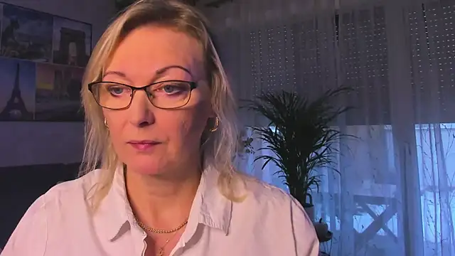 vanessa chat online show from 11.30.25