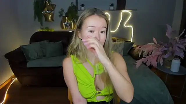 PollyOcean online show from 11.10.25