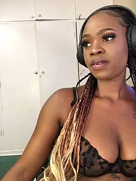 LuciousLips96 online show from 10.23.25