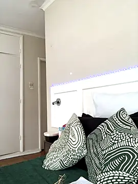 LuciousLips96 online show from 11.14.25