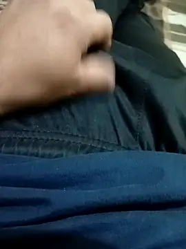 Snapshot of CDaviDiazj chatting on 10.05.25 CDaviDiazj online show from 10.05.25