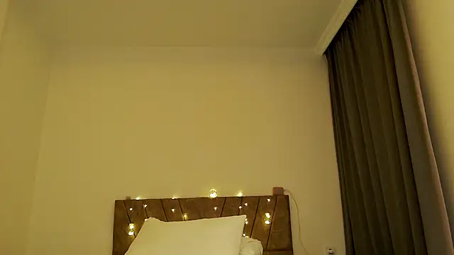 Snapshot of DanyMin chatting on 05.22.26 DanyMin online show from 05.22.26