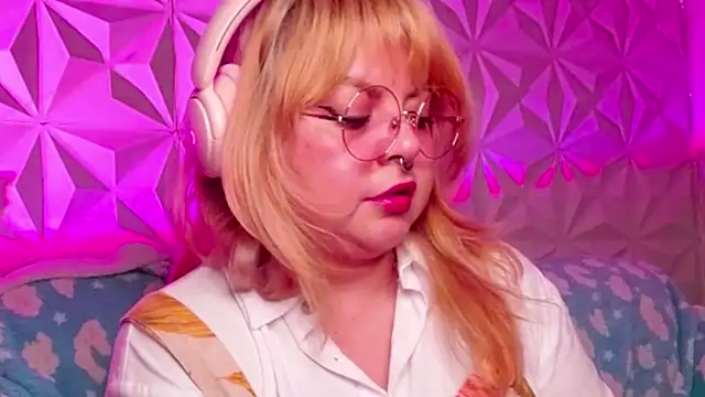 Satyn doll online show from 10.15.25