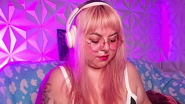 Satyn doll online show from 04.19.26