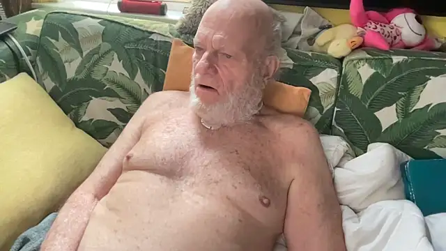 Snapshot of free98 chatting on 02.15.26 free98 online show from 02.15.26