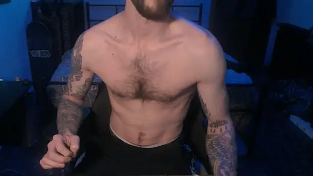 Snapshot of SexxxyLouis chatting on 01.25.25 SexxxyLouis online show from 01.25.25