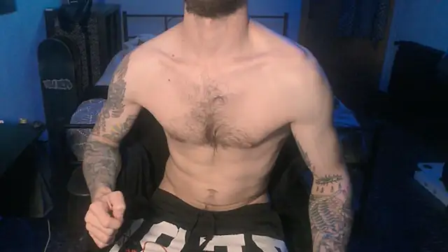 Snapshot of SexxxyLouis chatting on 01.27.25 SexxxyLouis online show from 01.27.25