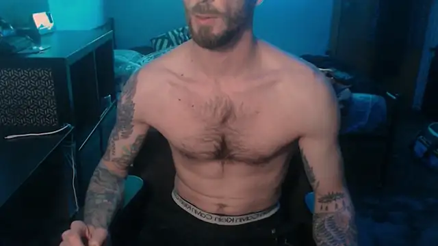 Snapshot of SexxxyLouis chatting on 02.21.25 SexxxyLouis online show from 02.21.25