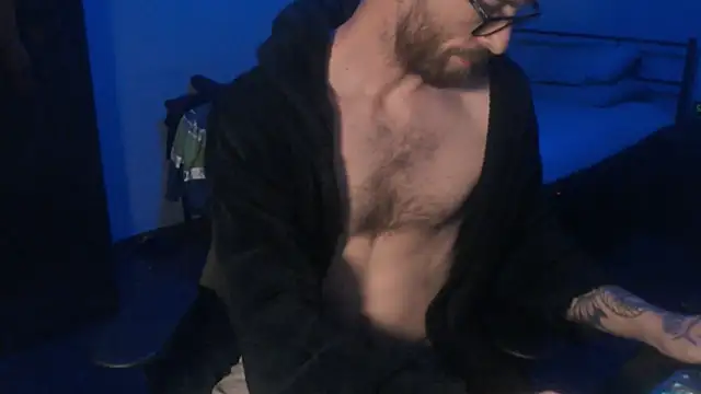 Snapshot of SexxxyLouis chatting on 03.09.25 SexxxyLouis online show from 03.09.25