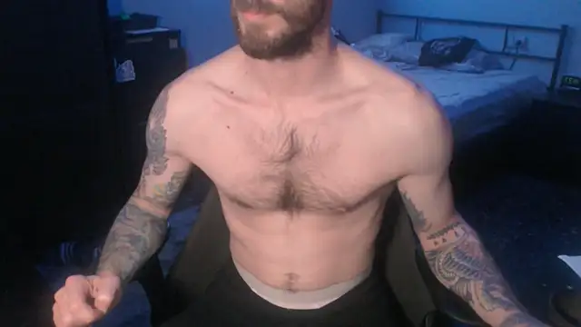 Snapshot of SexxxyLouis chatting on 03.19.25 SexxxyLouis online show from 03.19.25