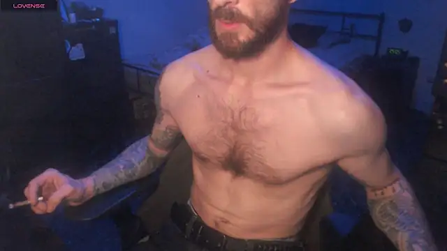 Snapshot of SexxxyLouis chatting on 10.01.25 SexxxyLouis online show from 10.01.25