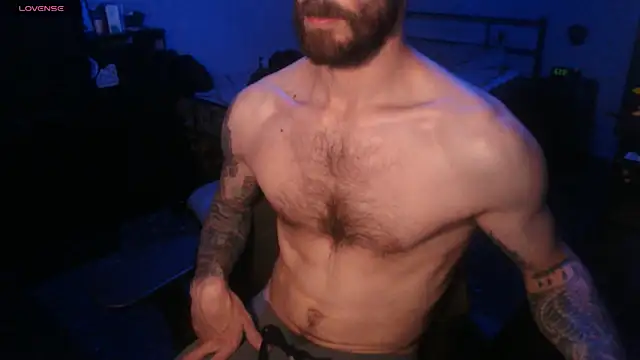Snapshot of SexxxyLouis chatting on 10.10.25 SexxxyLouis online show from 10.10.25