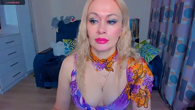 EllenMoore online show from 12.15.24