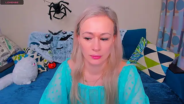 EllenMoore online show from 10.31.25