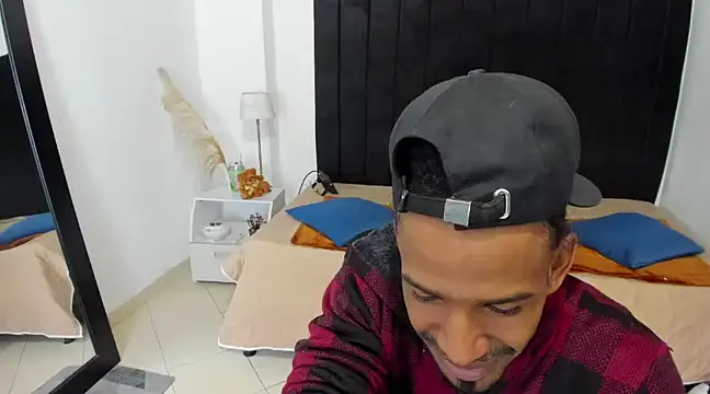 Snapshot of anhtony_wayans chatting on 02.19.25 anhtony wayans online show from 02.19.25