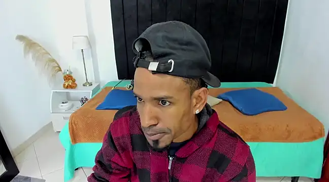 Snapshot of anhtony_wayans chatting on 02.25.25 anhtony wayans online show from 02.25.25