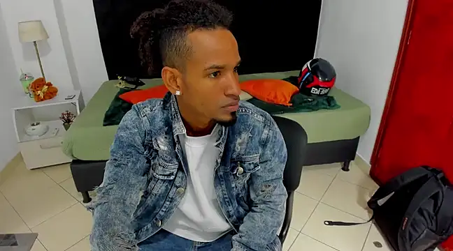 Snapshot of anhtony_wayans chatting on 03.06.25 anhtony wayans online show from 03.06.25