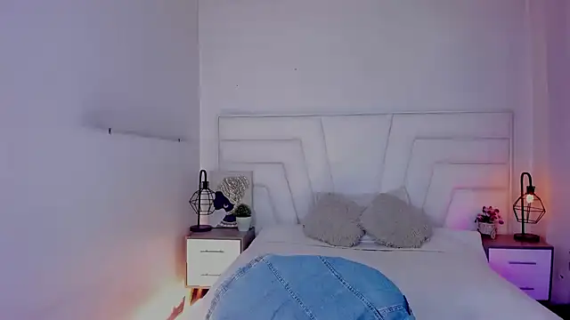 Ellie Alves online show from 02.28.25