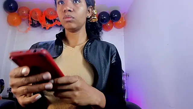 Ellie Alves online show from 11.04.25