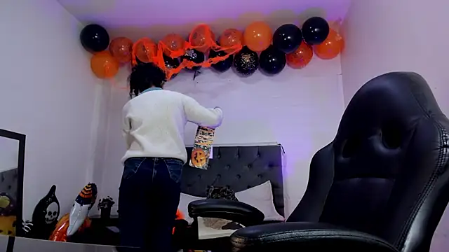 Ellie Alves online show from 11.05.25