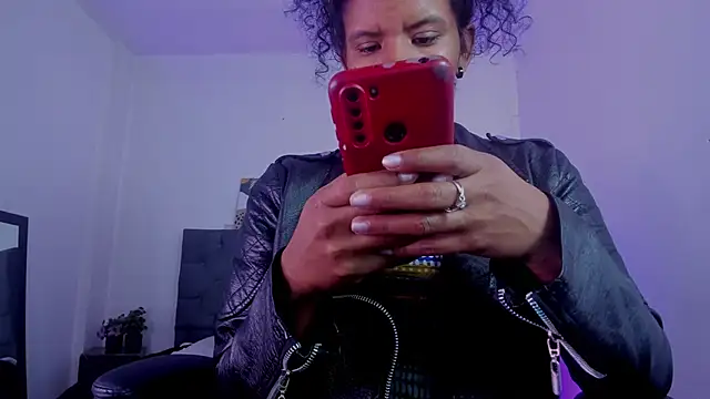 Ellie Alves online show from 11.10.25