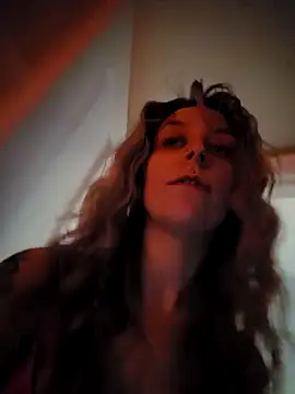 Snapshot of LilyOrion chatting on 02.10.25 LilyOrion online show from 02.10.25