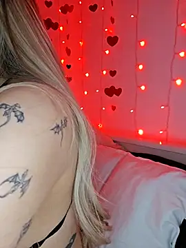 Snapshot of LilyOrion chatting on 02.26.25 LilyOrion online show from 02.26.25