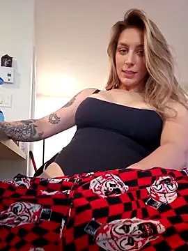 Snapshot of LilyOrion chatting on 10.25.25 LilyOrion online show from 10.25.25