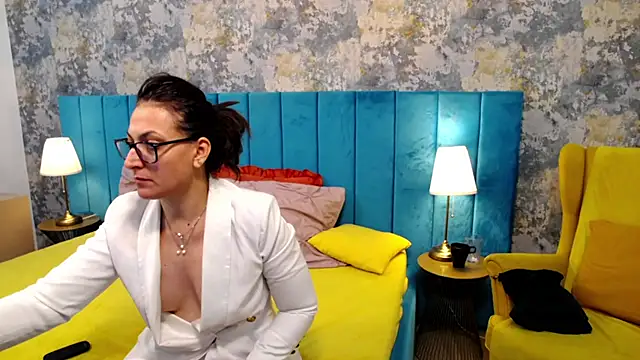 Snapshot of LisaCroft chatting on 10.02.25 LisaCroft online show from 10.02.25