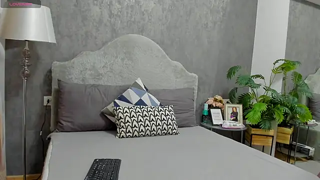 LisaCroft online show from 02.16.26