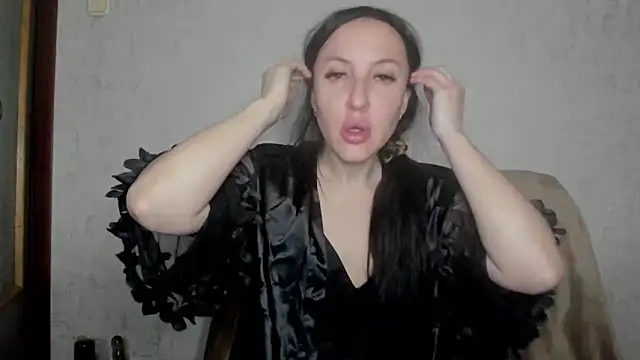 MissGulia online show from 04.08.26