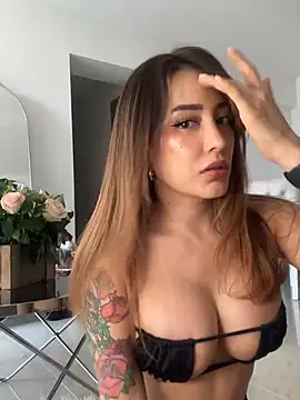 CATALINA RESTREPO online show from 12.18.24