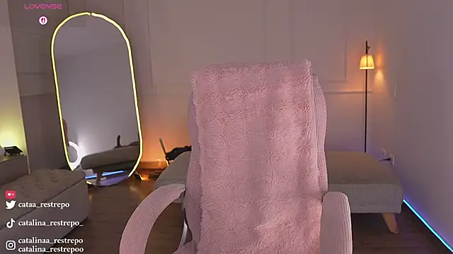 CATALINA RESTREPO online show from 10.10.25