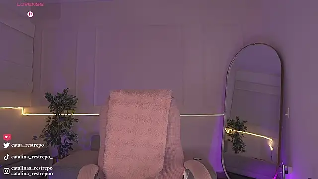 CATALINA RESTREPO online show from 12.14.25