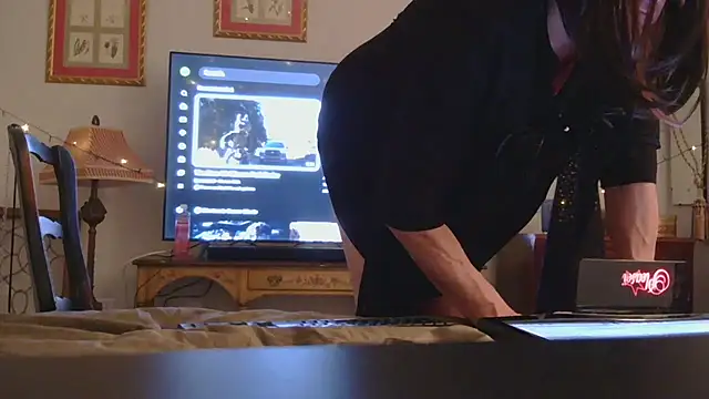 Snapshot of HelloKittyLapDog chatting on 03.01.26 HelloKittyLapDog online show from 03.01.26