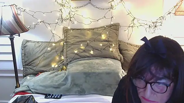 Snapshot of HelloKittyLapDog chatting on 03.19.26 HelloKittyLapDog online show from 03.19.26