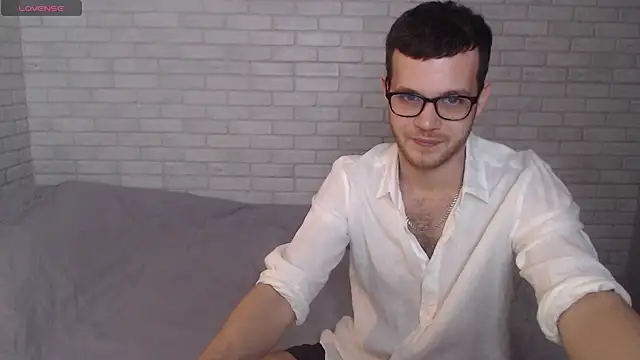 Snapshot of Alexxx_horny chatting on 01.05.25 Alexxx horny online show from 01.05.25