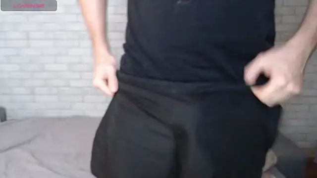 Snapshot of Alexxx_horny chatting on 11.28.25 Alexxx horny online show from 11.28.25