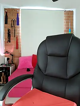 YOURSDEBORA online show from 03.19.25