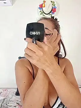 YOURSDEBORA online show from 02.18.26